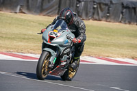 donington-no-limits-trackday;donington-park-photographs;donington-trackday-photographs;no-limits-trackdays;peter-wileman-photography;trackday-digital-images;trackday-photos